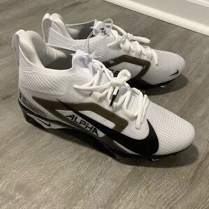 Nike alpha menace 4 Elite black & white cleats Size 10.5